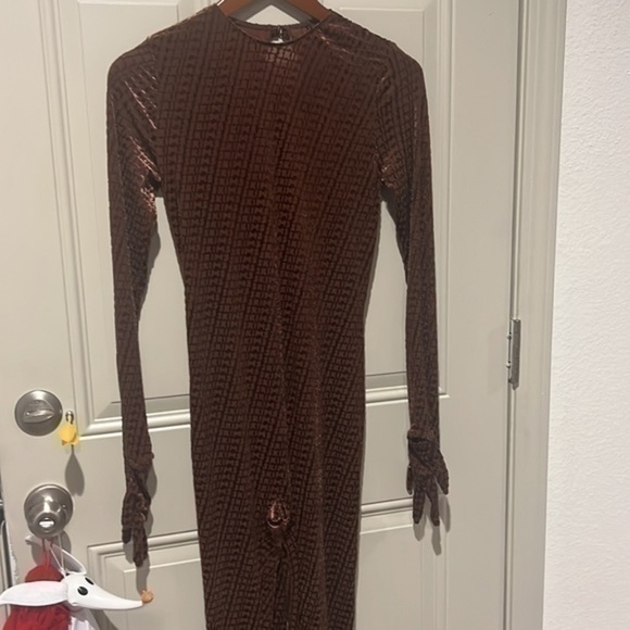 Skims - Picture 2 of 10